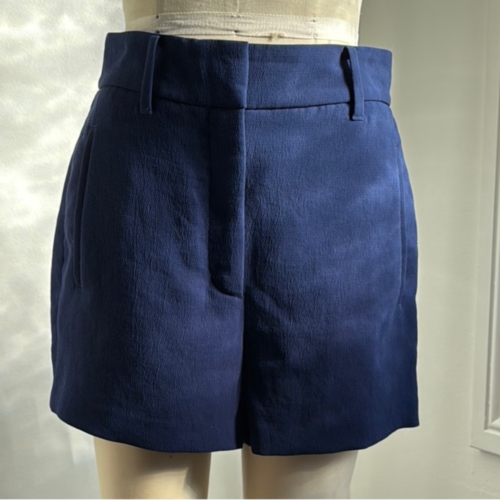 Wilfred Pocketed Navy Shorts